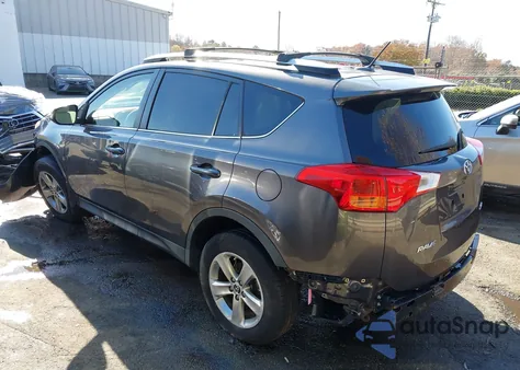 2015 Toyota Rav4 Xle z USA, uszkodzony, nr VIN JTMWFREV1FJ038695